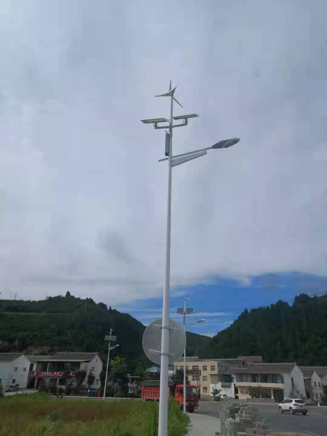 山西新（xīn）農村新能源風力發電太（tài）陽能燈